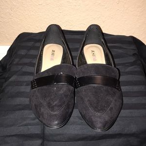 Size 8 flats